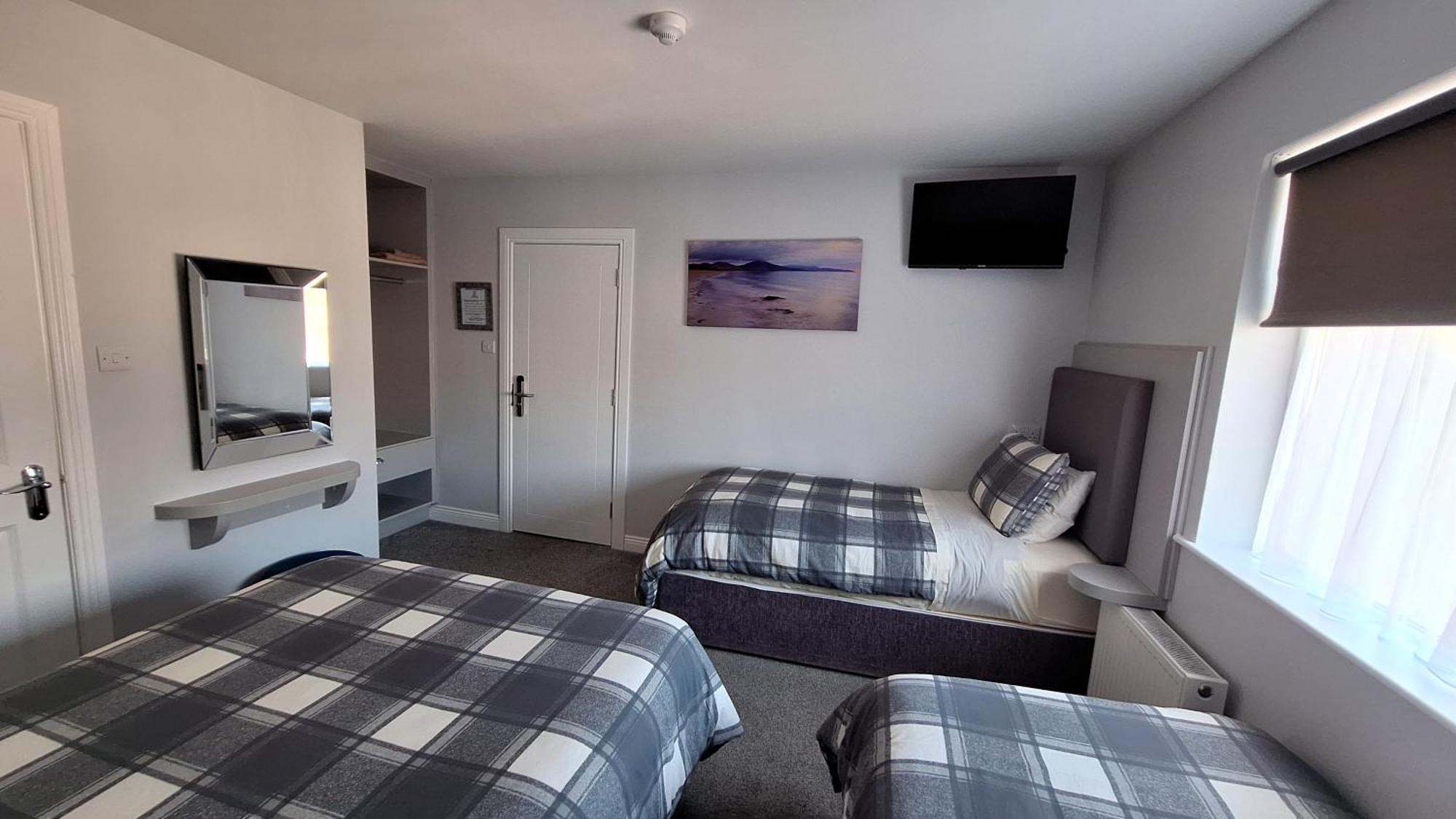 Murphy'S Guesthouse ดิงเกิล ภายนอก รูปภาพ